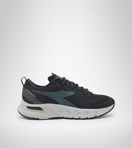 Black / Silver Women's Diadora Mythos Blushield Volo Hip W Running Shoes | NZ-471809