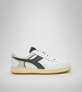 White / Grey Men's Diadora Magic Basket Low Icona Sneakers | NZ-193748