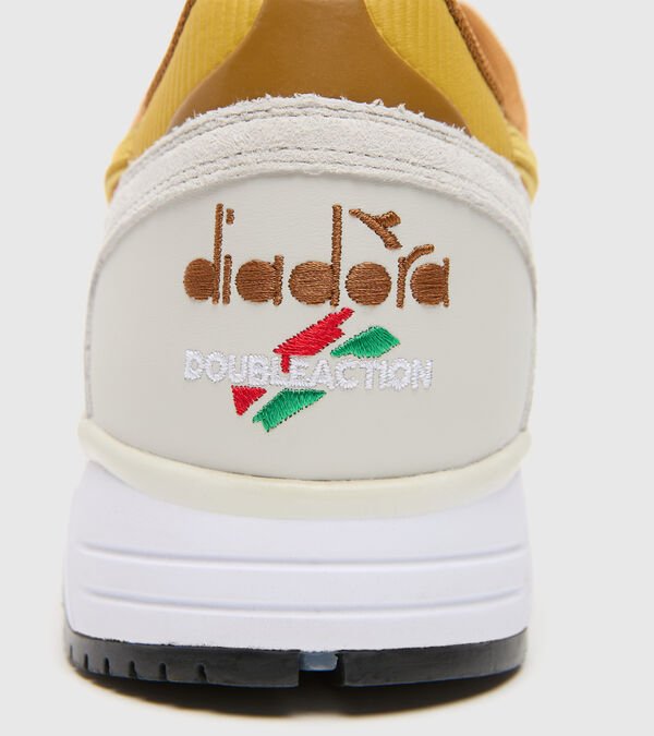 Beige / Brown / Yellow Men's Diadora N9002 Overland Sneakers | NZ-913782