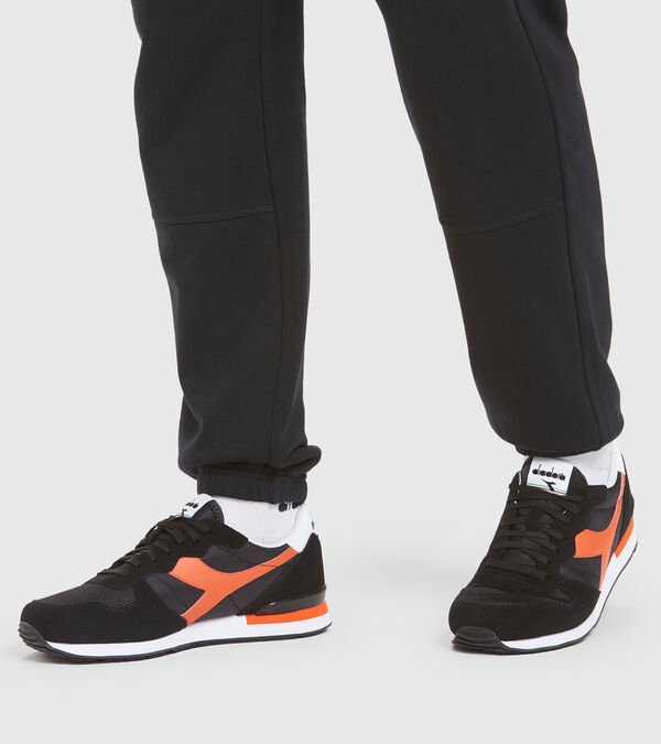 Black / Red Women's Diadora Camaro Sneakers | NZ-185924