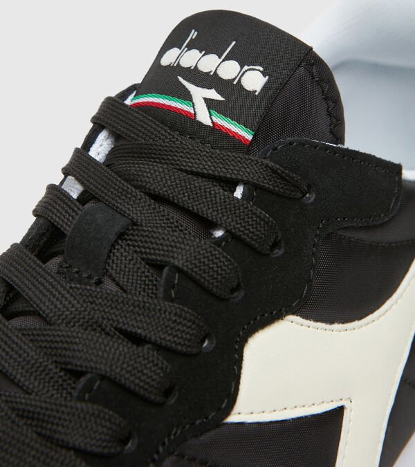 Black / White Men's Diadora Camaro Sneakers | NZ-943158