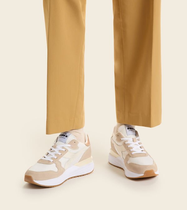 White / Gold Women's Diadora Venus Dirty Heritage Shoes | NZ-239871